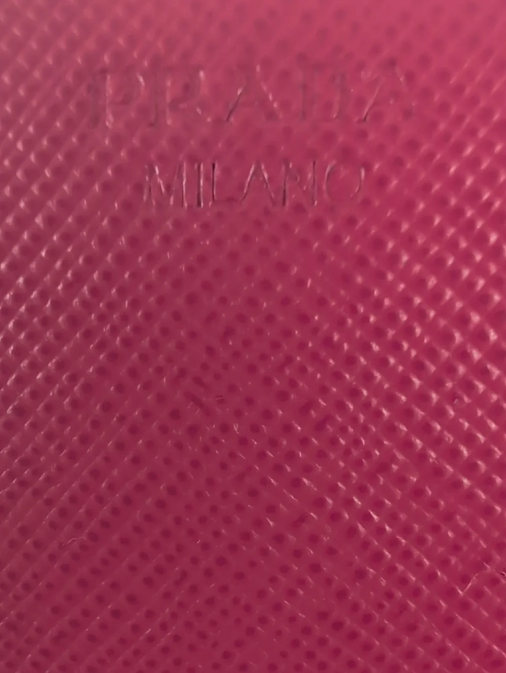Prada Saffiano Wallet In Great Condition !